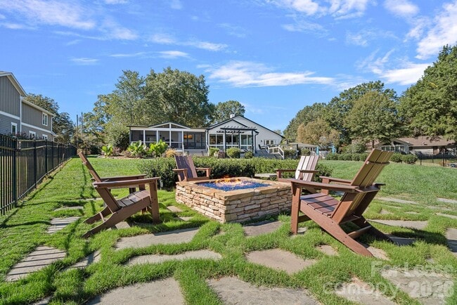 Photo - 18026 Whispering Oaks Dr