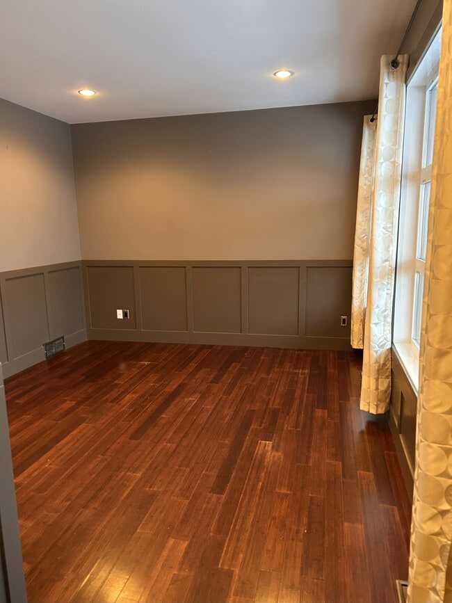 Photo - 411 Hampton Cir