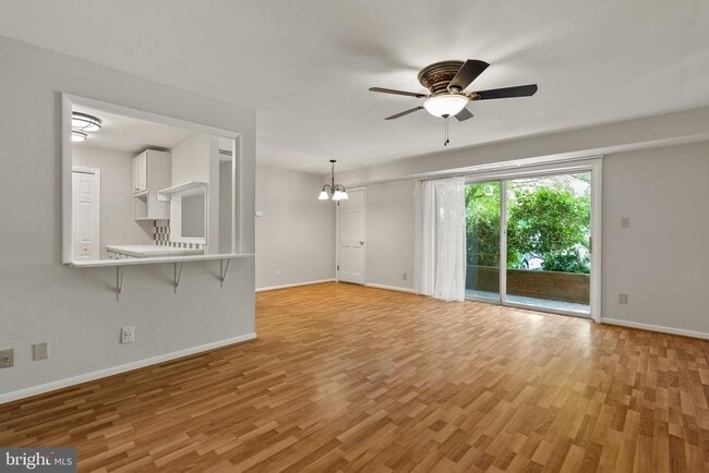 Building Photo - 12654 Dara Dr Unit 104 Rental