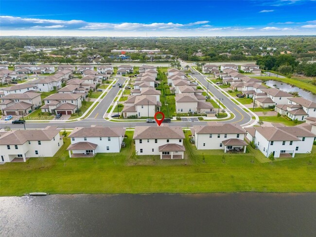 Building Photo - 4336 SW 122nd Ter