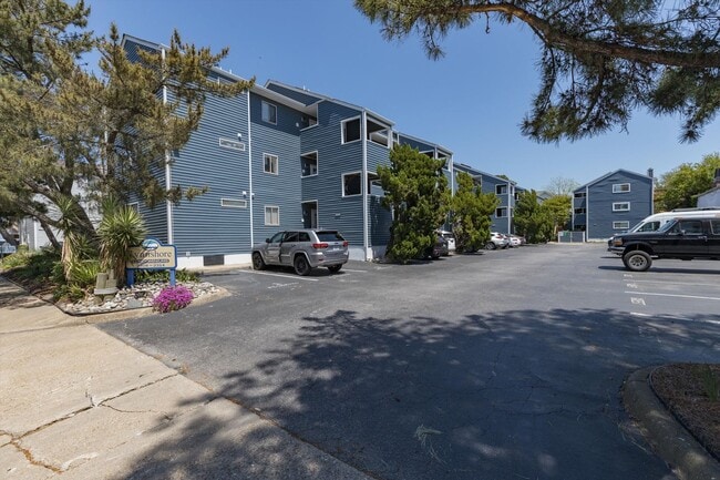 Building Photo - Fully Furnished Beach Rental