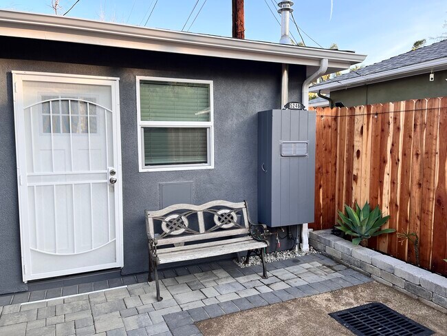 Photo - 5246 Canoga Ave