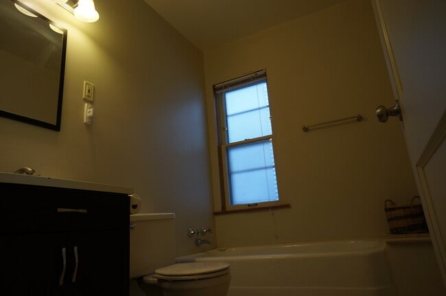 Photo - AVAILABLE JUNE 1ST 2026 - Beautiful 3 bed/2 bath House