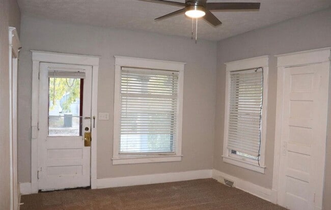 Photo - 1535 N 32nd St Unit 2