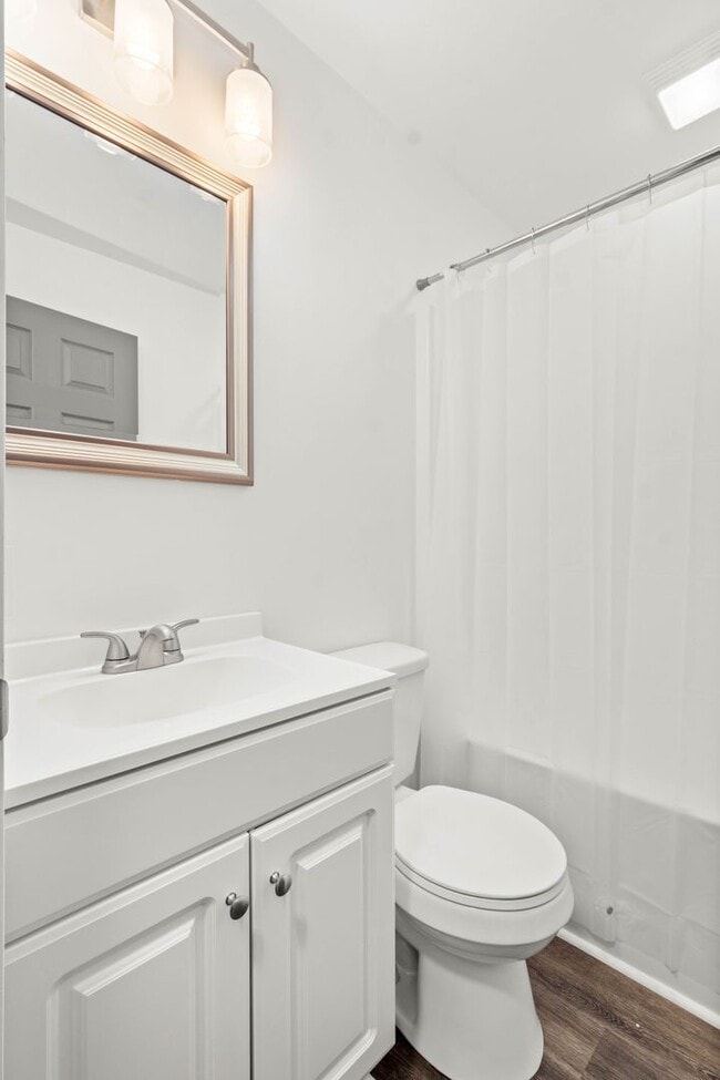 Photo - 1681 Suburban Ave Unidad 1681 Suburban Avenue- 2nd FL