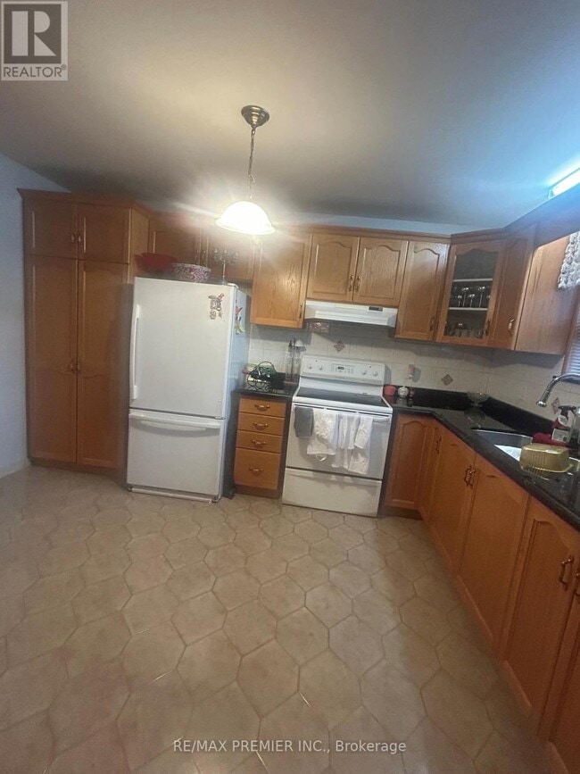 Photo - 61 Cedarlane Dr