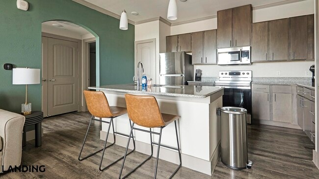 Photo - 12500 Shadowglen Trce Unit 5305