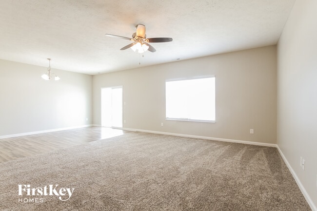 Photo - 770 Carolina Way