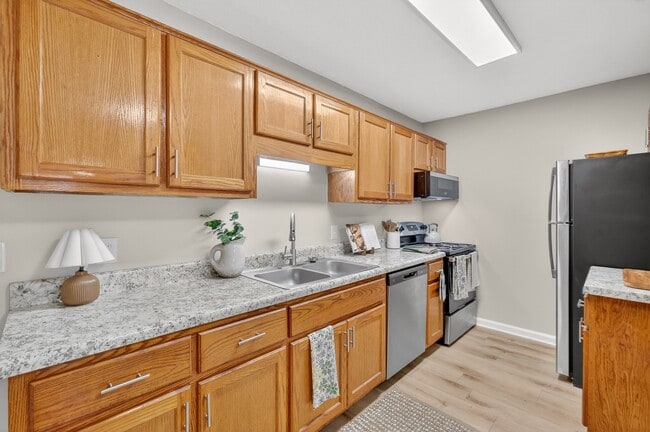Generous counterspace in Saddlebrook 1, 2, and 3 bedroom apartment homes