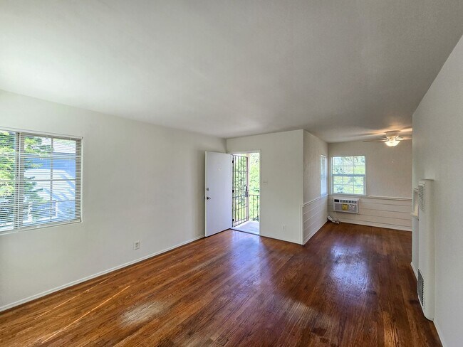 Photo - 310 N Florence St Unidad 314