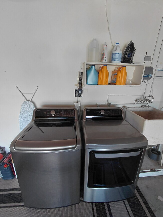 Photo - 575 Pierpont Dr