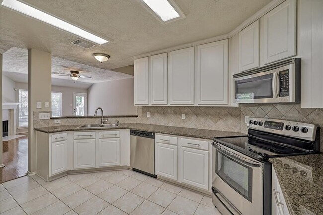 Building Photo - 135 N Wynnoak Cir