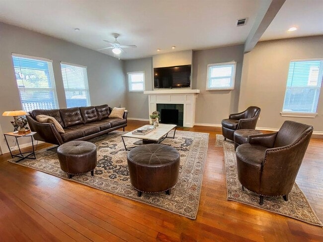 Photo - 35TH ST 404 A Unit 404A E. 35th St.