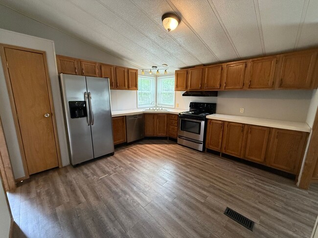 Photo - 3356 McCoy Rd