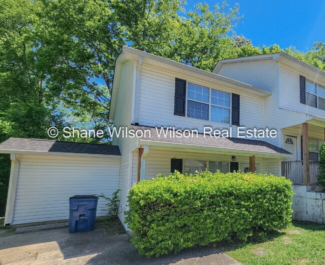 Building Photo - Cozy 2 Bedroom 1-1/2 Bath Duplex in Rossville.  Come View today!!