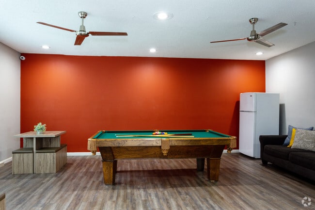 Casa club - Los Arboles Apartments