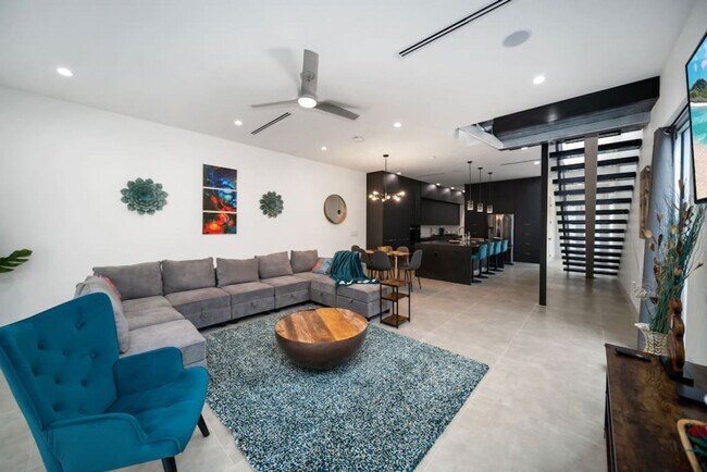 Photo - 1621 NE 4th Pl Unit ID1369643P