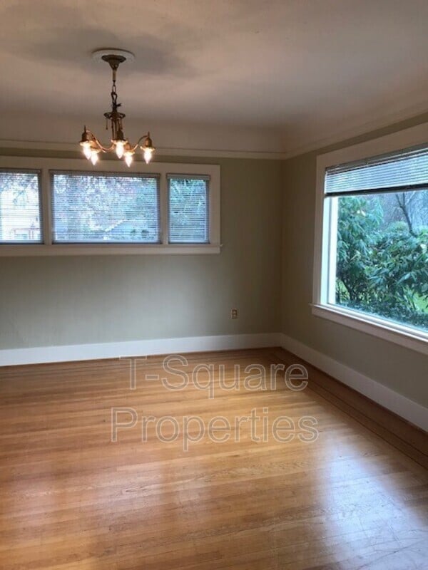 Photo - 9056 Avondale Rd NE