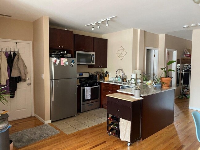 Photo - 1902 W North Ave Unit 2