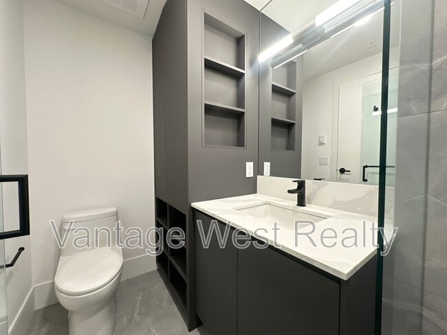 Photo - 720-720 K. L. O. Rd