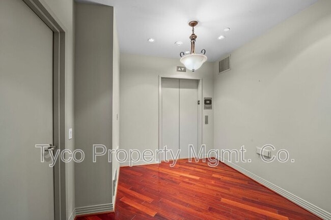 Photo - 2500 6th Ave