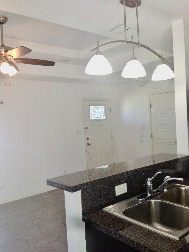 Photo - 6002 Blanco River St