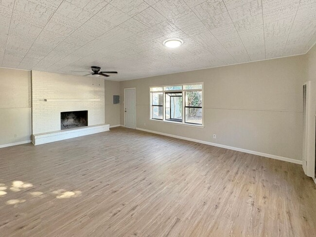 Photo - 512 E Mesa Dr