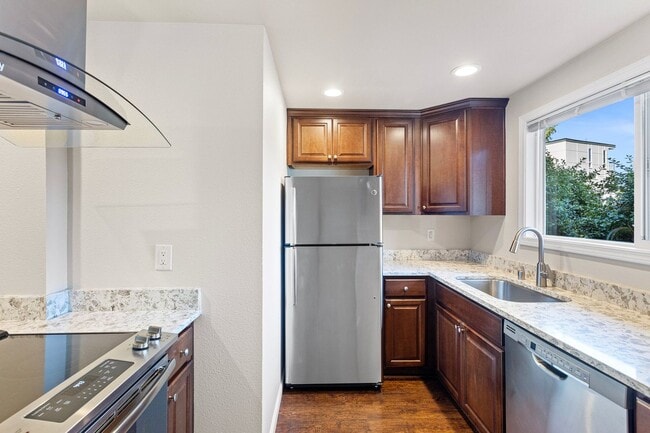 Bayshore Vista Apartments