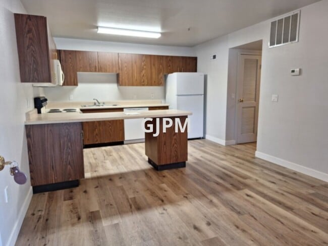 Building Photo - Within Walking Distance to CMU and St. Marys Rental