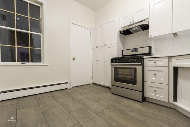 Photo - 154 W 29th St