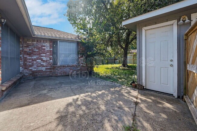 Photo - 15707 Lone Tree Dr