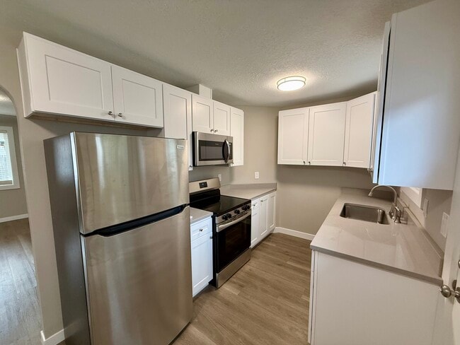 Photo - 1762 Evergreen Ave NE Unit 1762