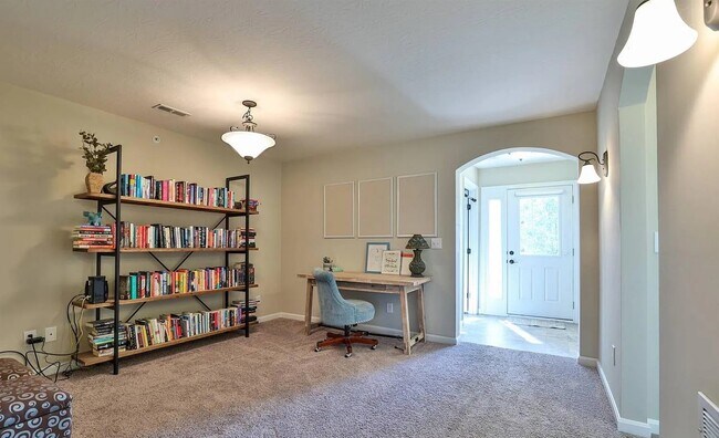 Photo - 7947 Oakbridge Way