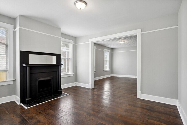 Building Photo - 1211 Unit A