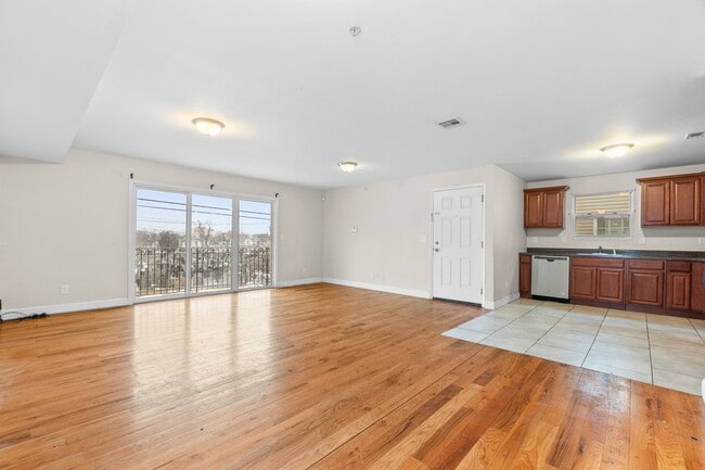 Photo - 270 S 20th St Unit 2