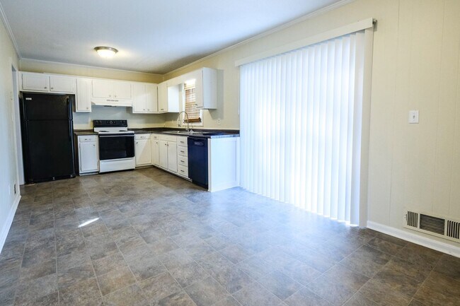 Photo - 135 Arrowhead Rd