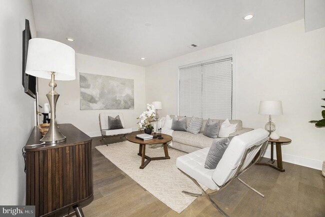 Photo - 7519R Ridge Ave