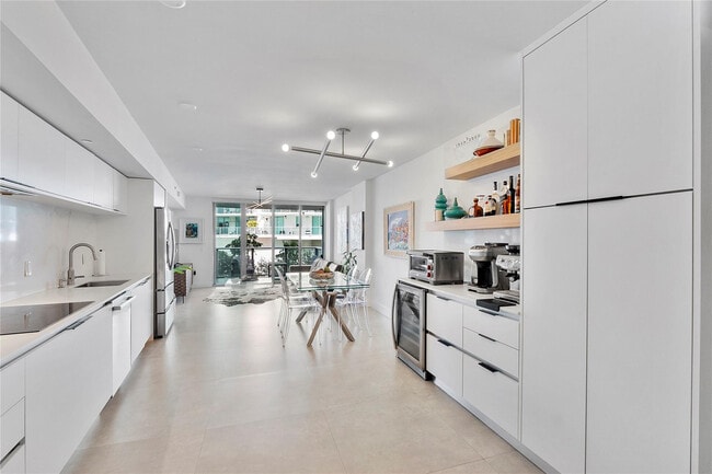 Photo - 6620 Indian Creek Dr Unit 315