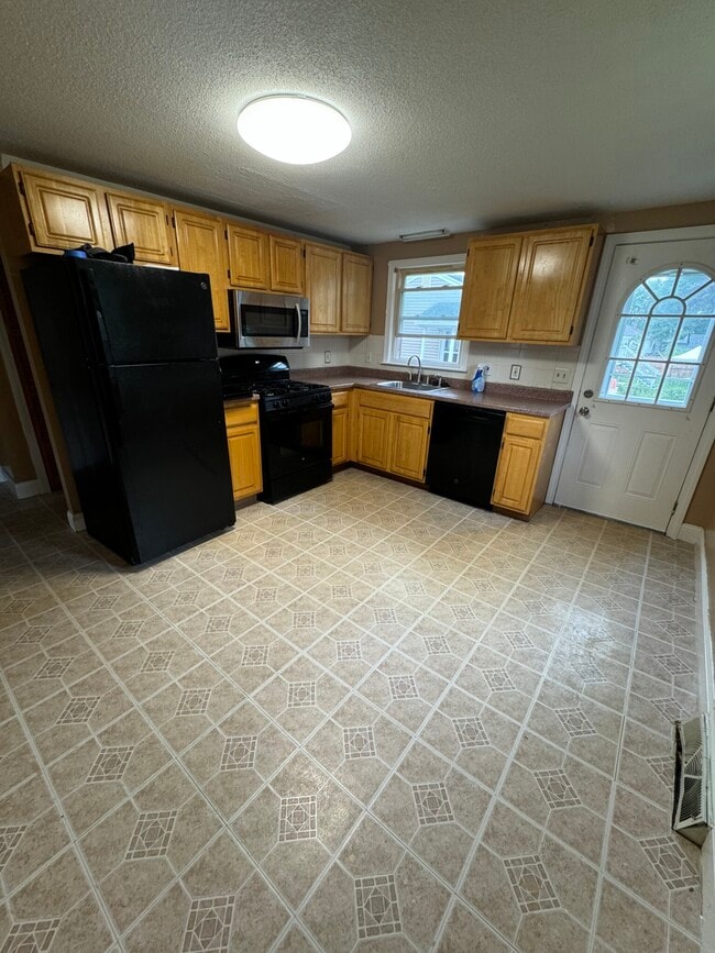 Photo - 92 Packard Way