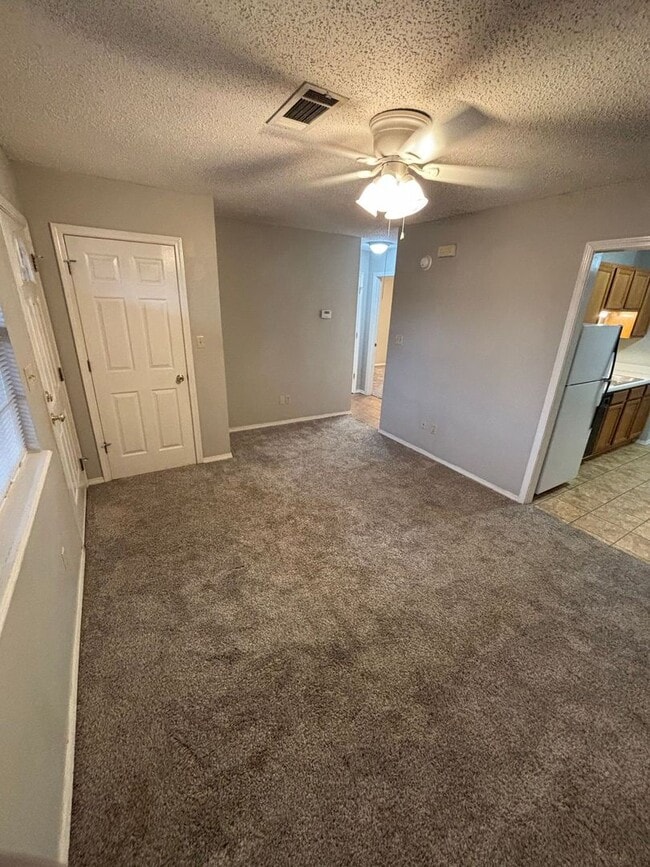 Photo - 3327 N Detroit Ave Unit 3327-1