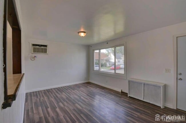 Building Photo - 115 Pulaski Ave Unit A