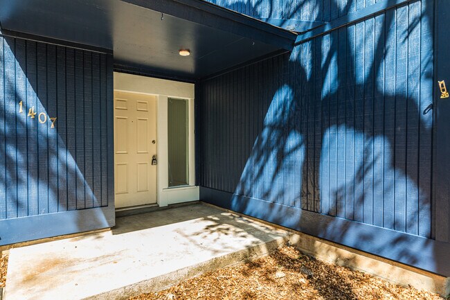 Photo - 1407 Stagecoach Cir