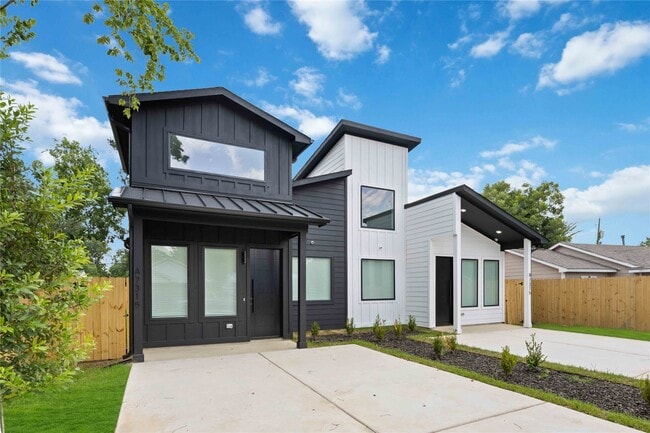 Building Photo - 7315 Eisenhower Rd Rental