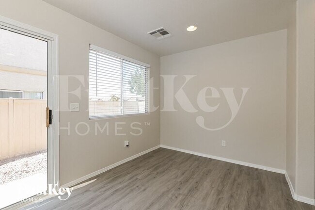 Photo - 996 Valetta Flat Ave