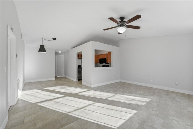 Photo - 1037 Chambord Ct