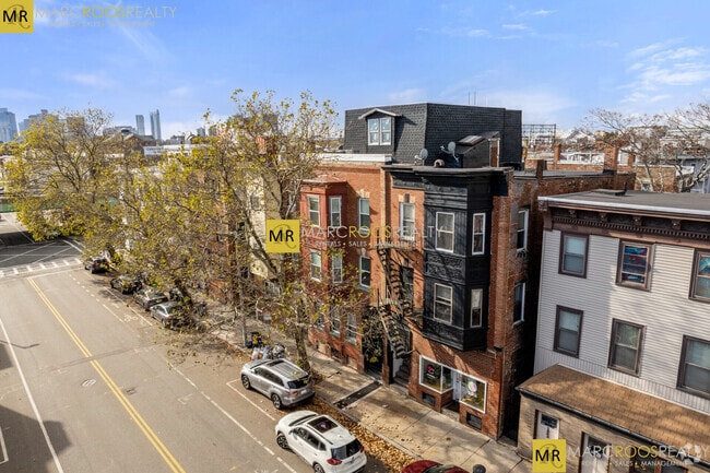 Building Photo - 140 Chelsea St Rental
