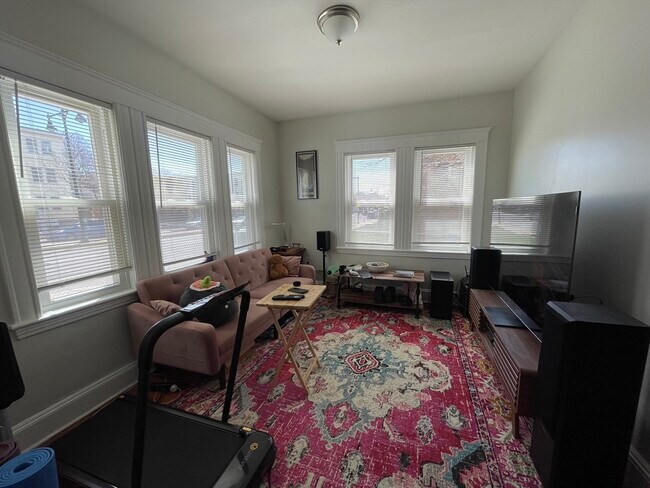 Photo - 249 Hyde Park Ave Apartamento Unidad 1L