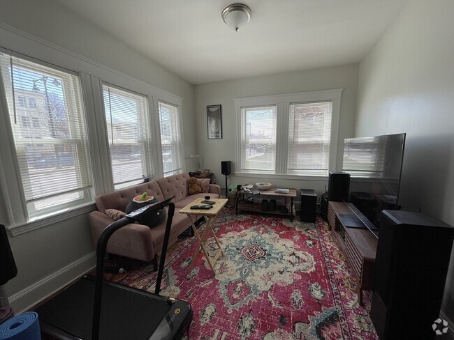Building Photo - 249 Hyde Park Ave Unit 1L Rental