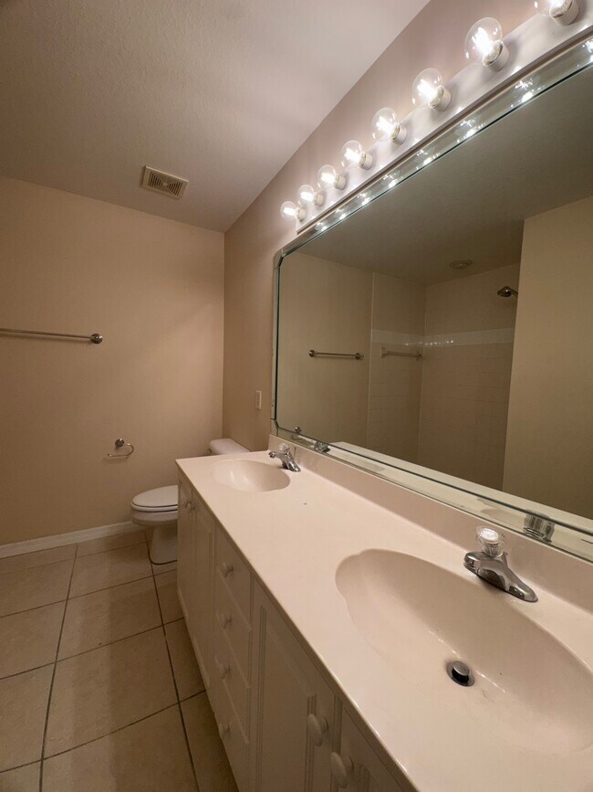 Photo - 12361 Notting Hill Ln Unit 44