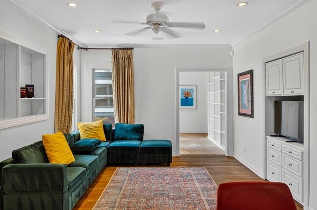 Photo - 3111 Glenview Ave